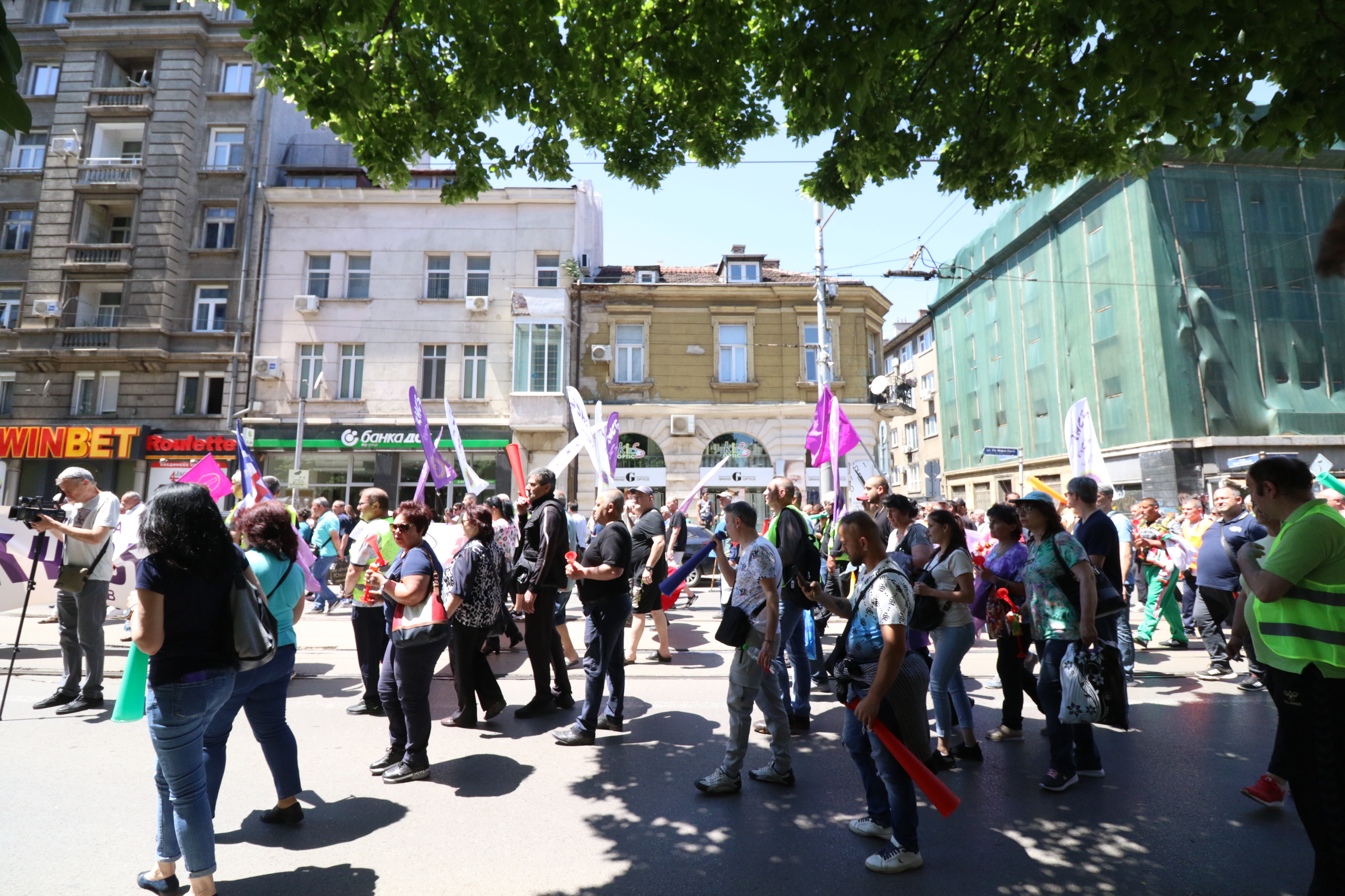 <p>Работници от затворената ТЕЦ &quot;Марица 3&quot; в Димитровград са в София, за да протестират с искане за незабавно отваряне на централата.</p>