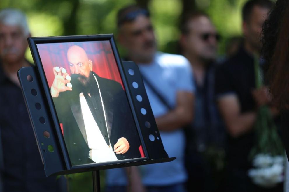 поклон Астор