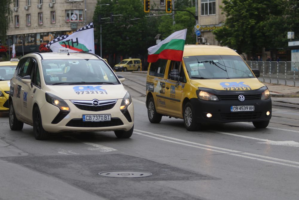 И такиметровите шофьори на протест