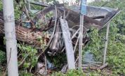 Буря, дърво падна върху спирка в Пловдив