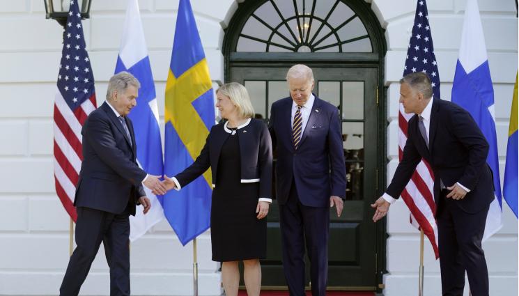 Байдън Швейция Финландия - ПО ПЪТЯ КЪМ НАТО: Байдън посрещна лидерите на Швеция и Финландия в Белия дом