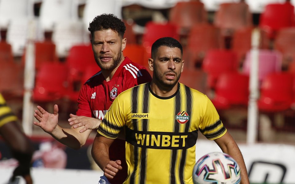 Ботев Пловдив приема Славия в мач от последния кръг на