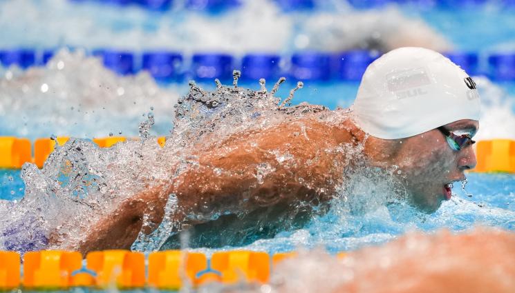 Антъни Иванов - Антидопинговият център отмени решението за спиране на състезателните права на плувния ни ас Антъни Иванов след изслушването му