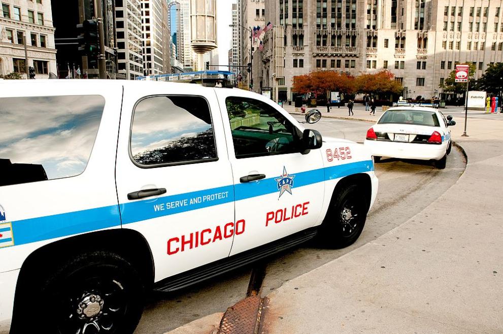 Отиващият си кмет на Чикаго Лори Лайтфут обяви извънредно положение