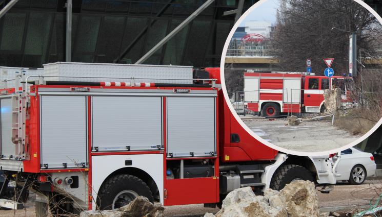 пожарна - „Културен“ шофьор заряза БМВ насред кръстовище, препречи пътя на пожарната (СНИМКИ)