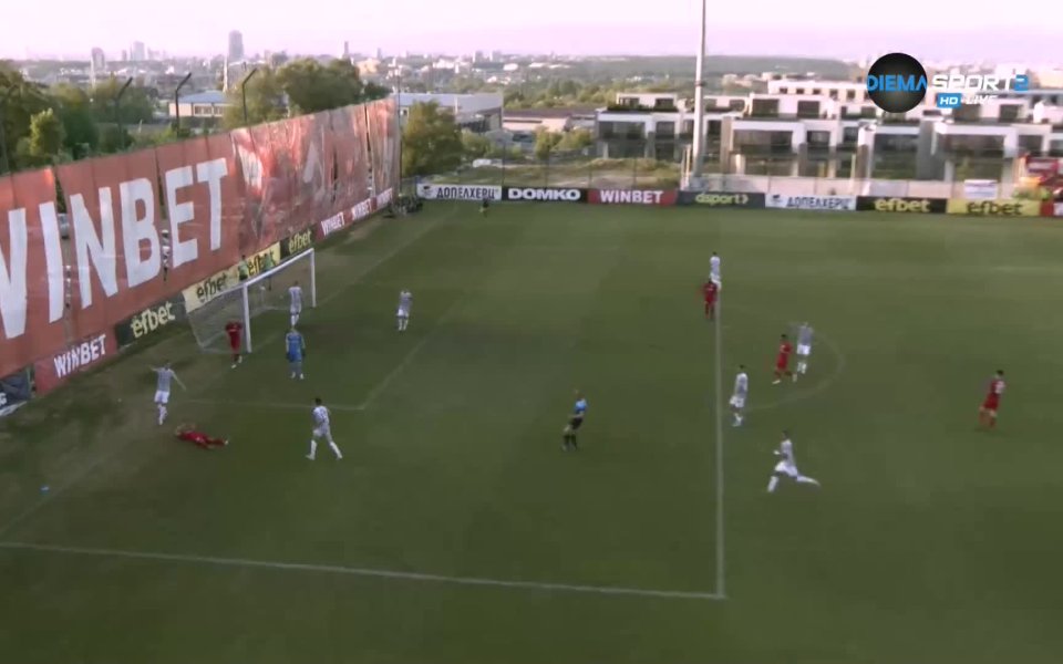 В добавеното време на първата част голмайсторът на Царско село