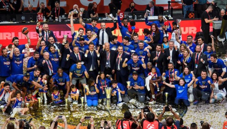 баскетбол - Драма в Белград: Турският Анадолу Ефес излъга с 1 точка Реал Мадрид във финала на Евролигата