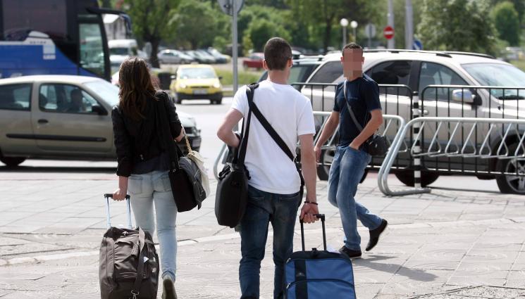 пътуващи - ЗА ПОСЛЕДНИТЕ ТРИ ГОДИНИ: 100 000 избраха България