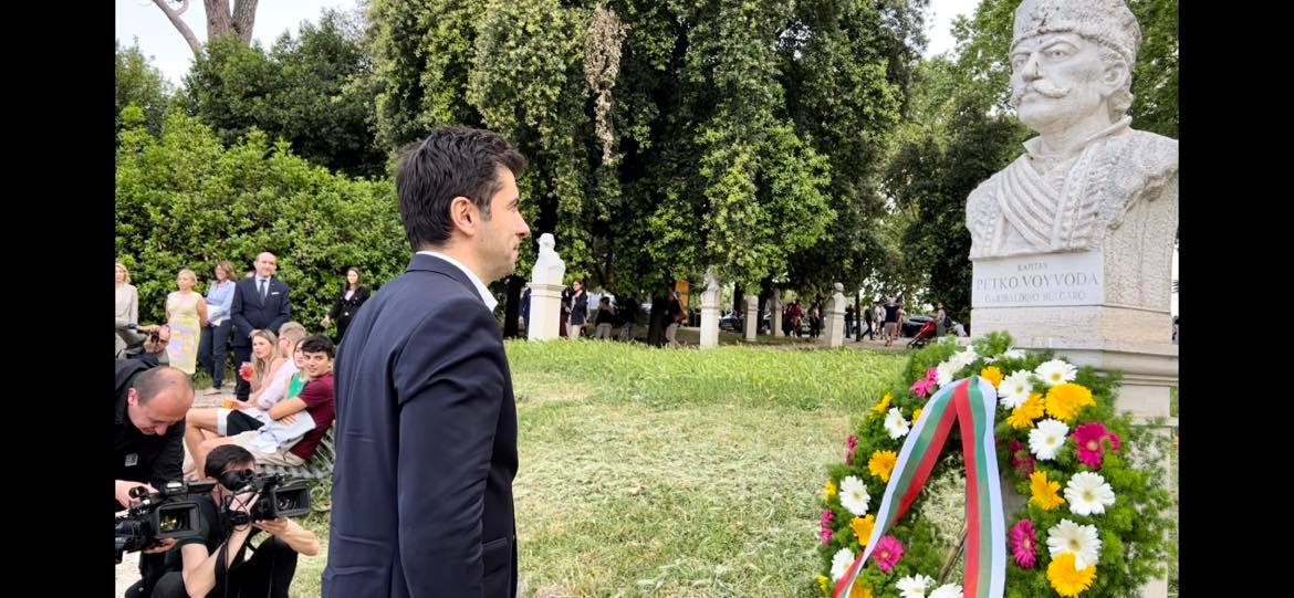 Кирил Петков