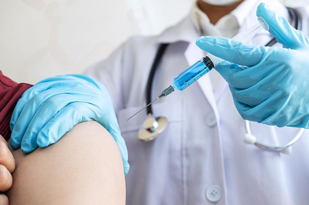 Лекари сигнализират за недостиг на противогрипни ваксини. Тази есен у