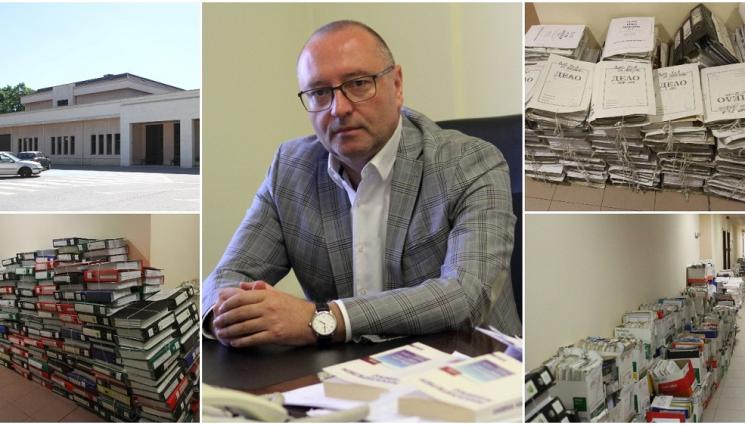 a - Георги Ушев пред 