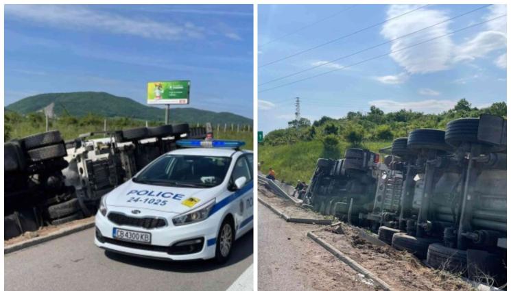 катастрофа - УЖАС НА ПЪТЯ: Цистерна се обърна на магистрала