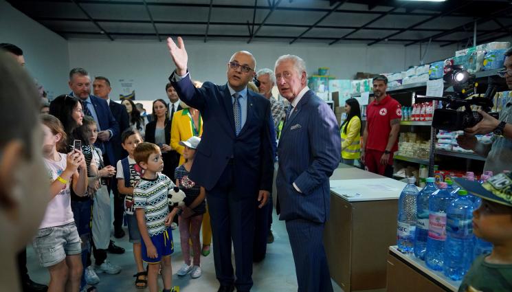 а - КРАЛСКО ПОСЕЩЕНИЕ: Принц Чарлз в Румъния, за да подкрепи украинските бежанците (ГАЛЕРИЯ)