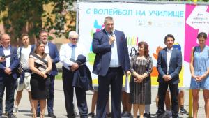 Президентът на Българската федерация по волейбол Любо Ганев звездата на