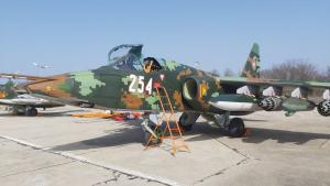 Украйна е получила 14 бойни самолети Су – 25 които
