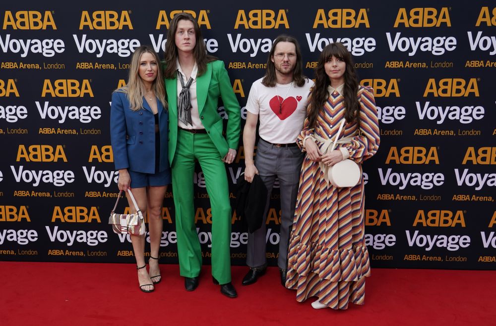 Концертът ABBA Voyage събра хиляди почитатели на шведската група, както и десетки популярни изпълнители.