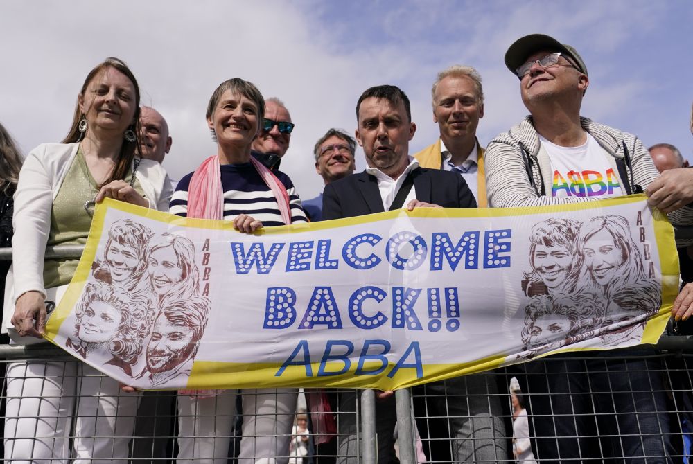 Концертът ABBA Voyage събра хиляди почитатели на шведската група, както и десетки популярни изпълнители.