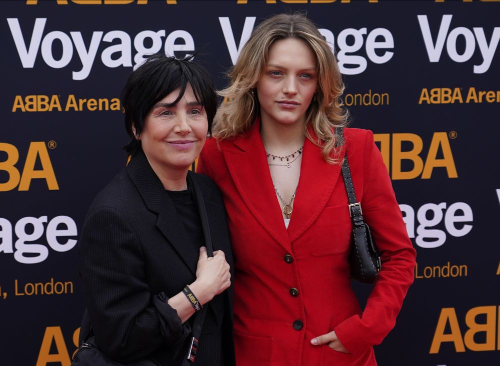 Концертът ABBA Voyage събра хиляди почитатели на шведската група, както и десетки популярни изпълнители.