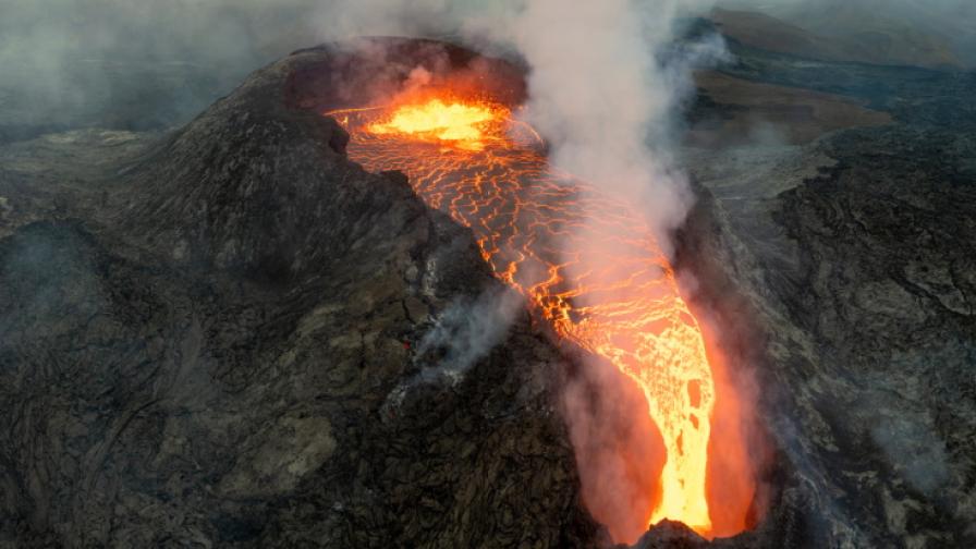 Eдин от най-големите вулкани на Камчатка се събуди