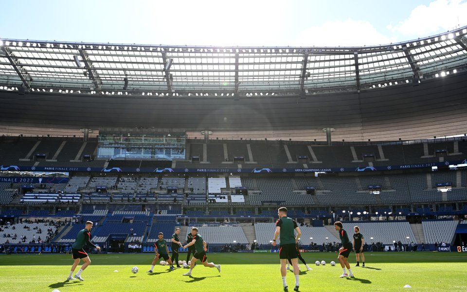 Теренът на &ldquo;Стад дьо Франс&rdquo; е с ново тревно покритие,