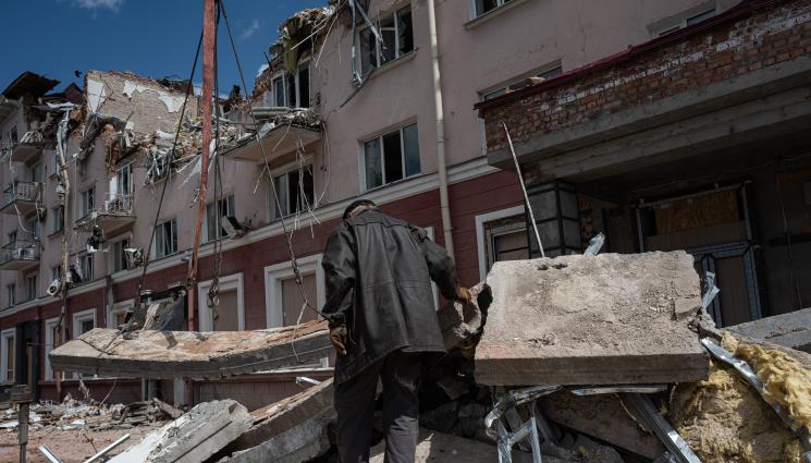 Украйна - Яростна борба в Северодонецк, украинският град е почти напълно обкръжен от руски военни