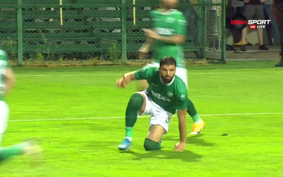 Дълго подаване намери на скорост Мохамед Брахими в наказателното поле