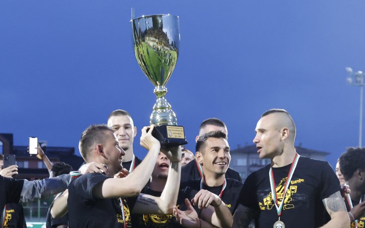 Наградиха Ботев Пд с купа и бронзови медали