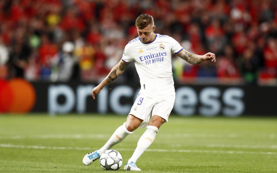 Полузащитникът на Реал Мадрид Тони Кроос е приел да преподпише