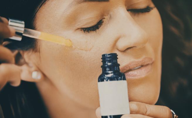 Обикновен витамин може да е тайната на по-младата кожа
