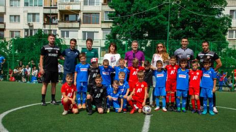 Емил Костадинов