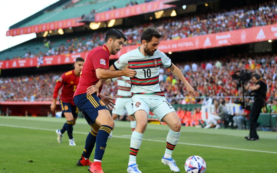 Халфът на Валенсия Карлос Солер може да продължи кариерата си