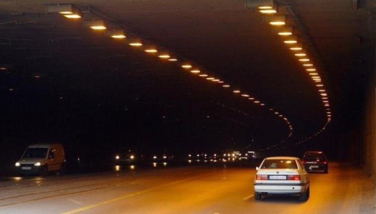 Тунел люлин - ЗАРАДИ ГРЕШКА: Пренаредено е осветлението в тунела на „Люлин“