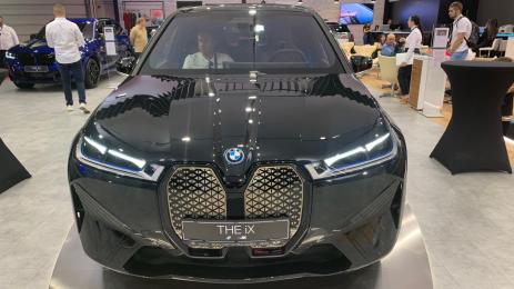 BMW автосалон 2022 iX