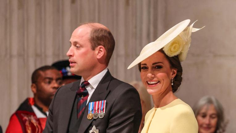  Кейт Мидълтън засия в жълто 