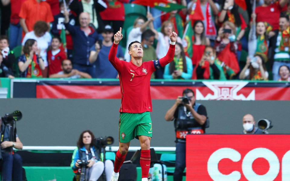 Португалия и Швейцария играят при резултат 4:0 двубоя си от