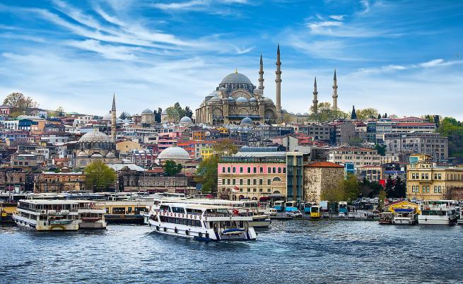 Градът, в който се прегръщат два свята: Тайните на Истанбул
