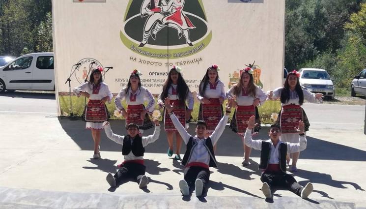 Майка Тереза - Българската Майка Тереза, която взе под крилото си 10 деца