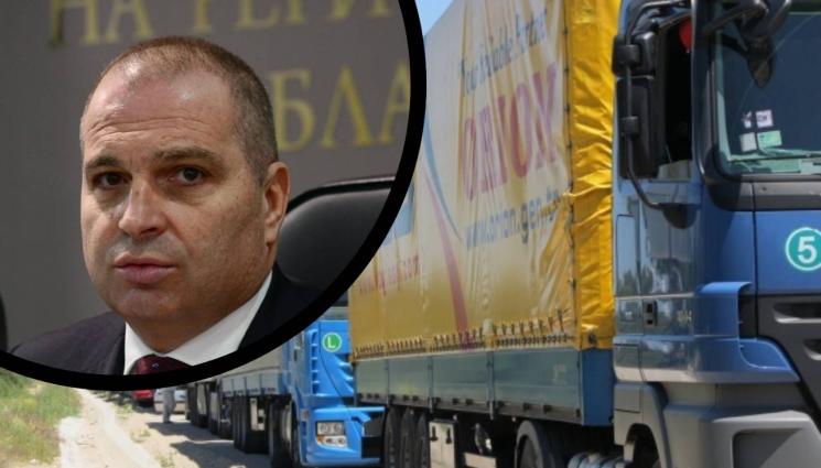 Гроздан Караджов тирове - Министърът на регионалното развитие: Всички второкласни пътища с тол такса