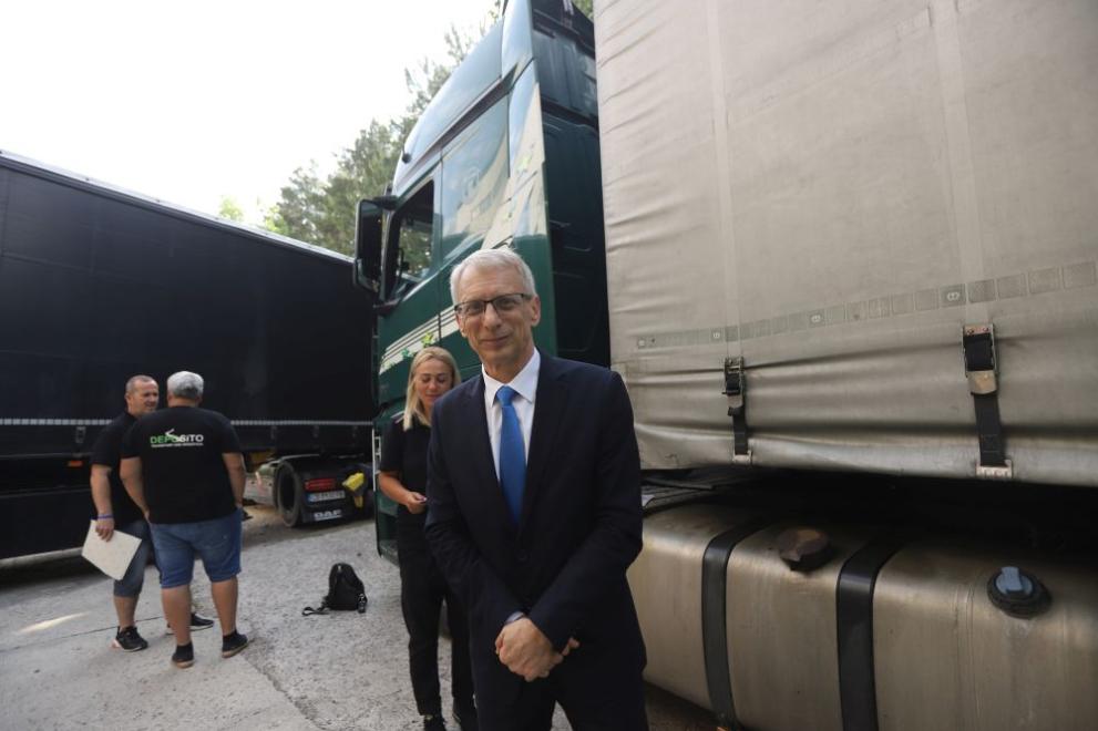 Три тира с дарения от деца и ученици от цялата