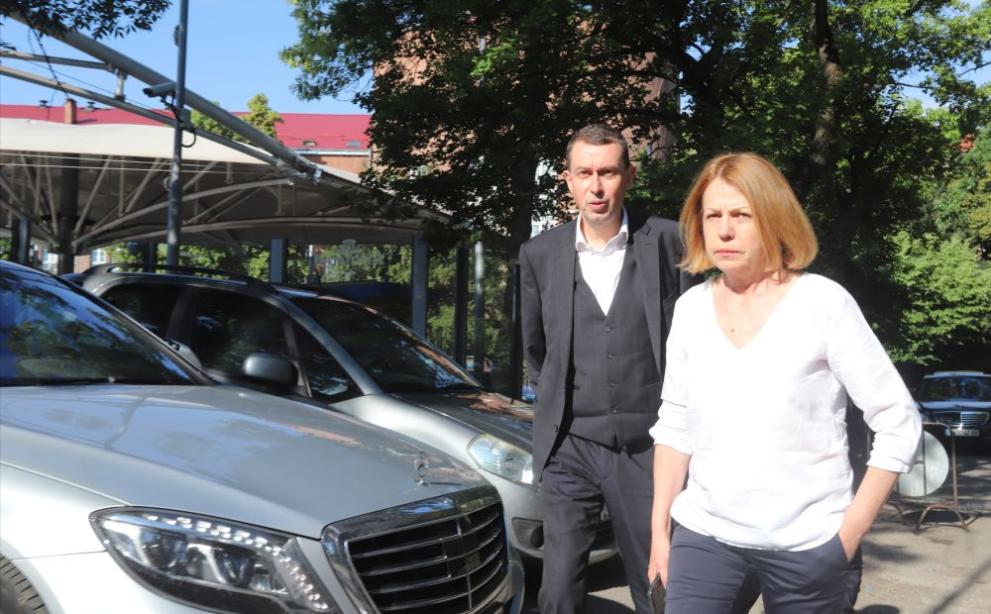 За съжаление, сагата продължава, след като всяка наша стъпка се