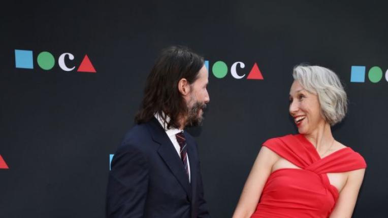  Киану Рийвс и Александра Грант на аления килим на MOCA церемония 