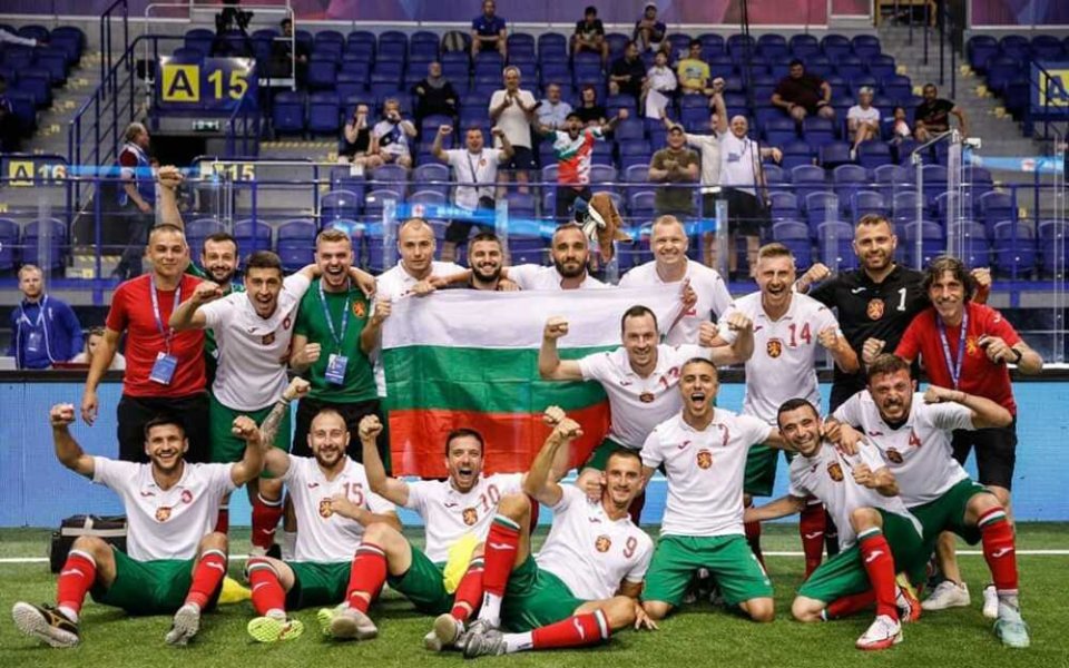 България е на 1/4-финал по минифутбол след бой над Италия!