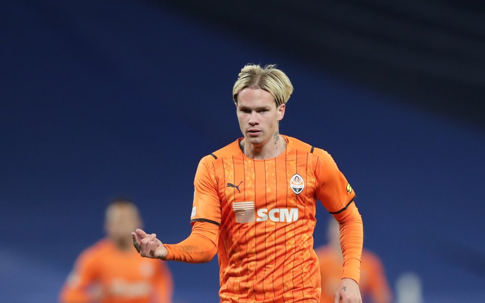 Звездата на Шахтьор Донецк - Михайло Мудрик, е отхвърлил оферти