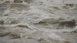 След проливните дъждове реките преляха в района на градовете Рашка