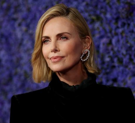 Чарлийз Терон не се страхува да експериментира смело особено с