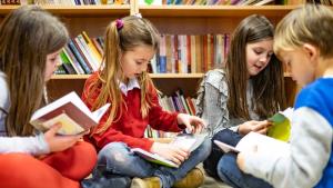 Регионална библиотека Н Й Вапцаров в Кърджали насърчава четенето сред малки
