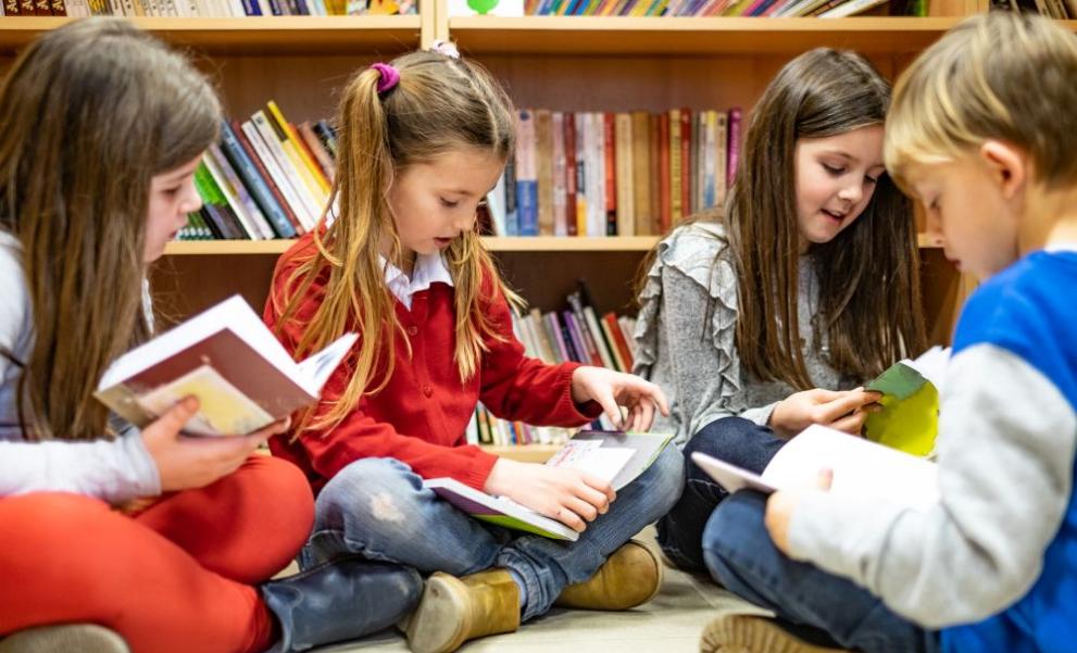 Регионална библиотека Н.Й. Вапцаров“ в Кърджали насърчава четенето сред малки