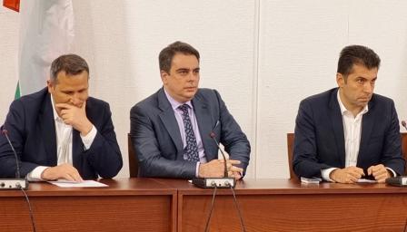 Асен Василев след срещата с отцепилите се депутати от ИТН: Още съм оптими ...