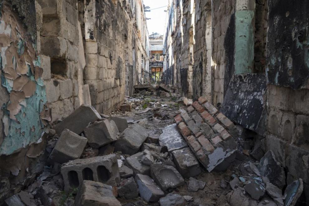 И трита моста, свързващи враждебния град Северодонецк с неговия побратим