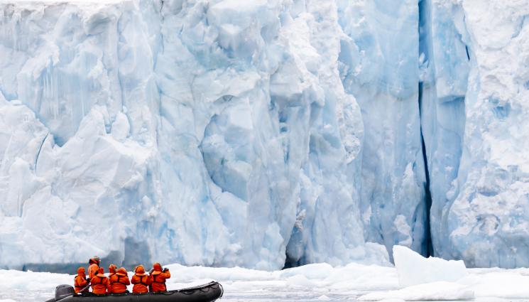 антарктика - Изследвания на Антарктика и Арктика получават финансиране от почти 11 мил. лева чрез МОН